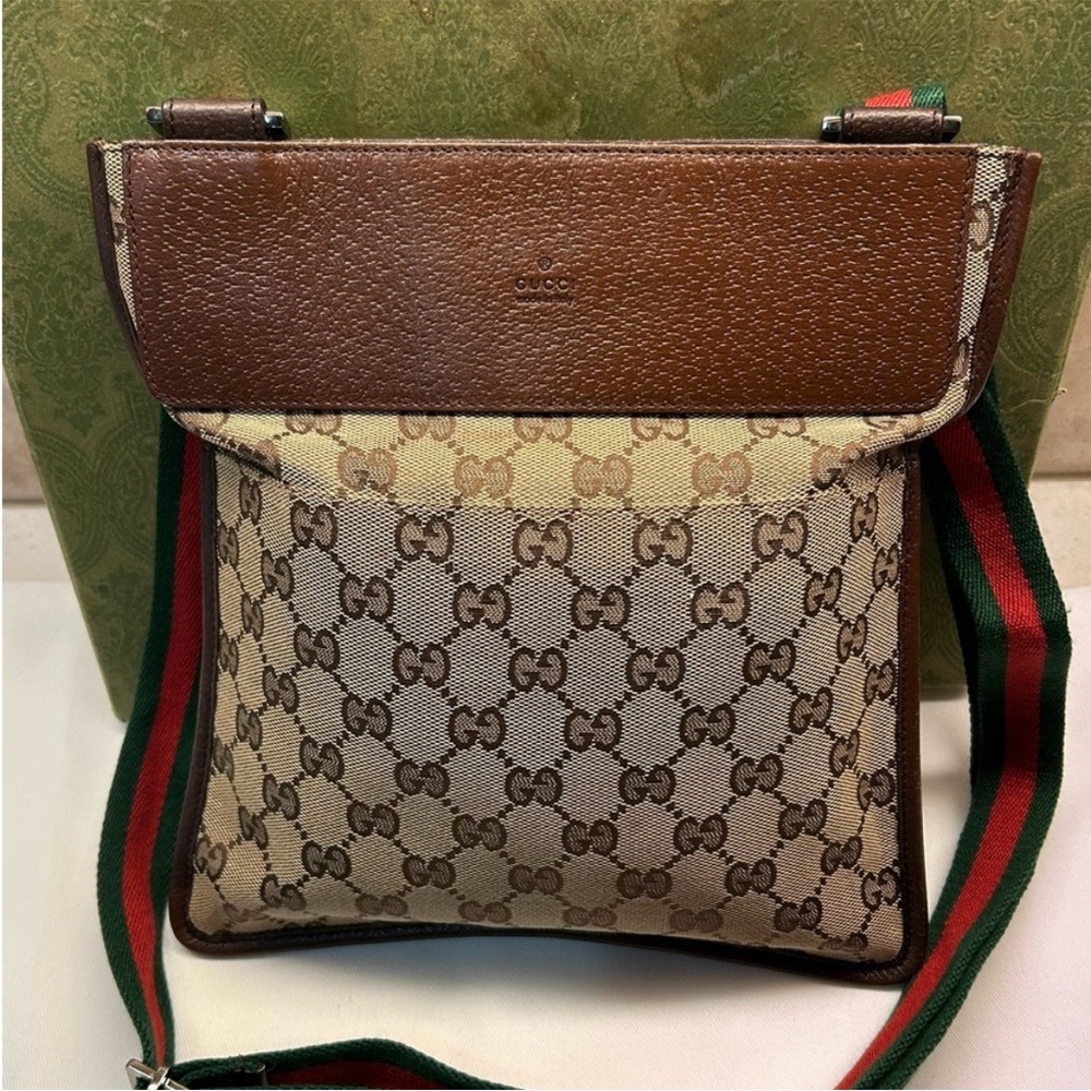 Gucci Crossbody Bag - Picture 2 of 16
